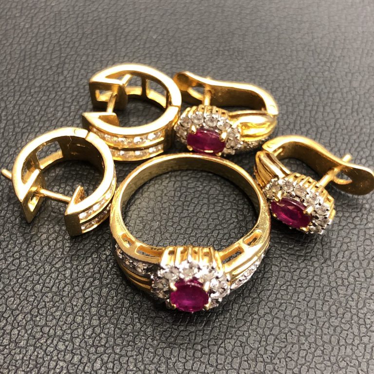 刻印なし リング ピアス サファイア ダイヤ