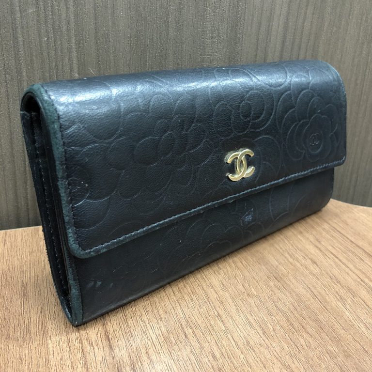 シャネル カメリア 長財布 ボタン破損