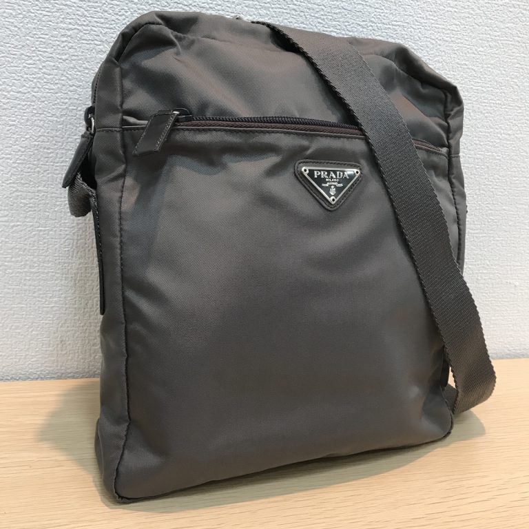 プラダ ナイロン斜め掛け ショルダーバッグ
